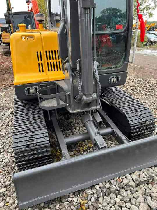 High Quality Used Volvo EC60D Excavator for Sale 6 Ton Compact Machine, Excellent Condition, Ready for Work! - Excavadora de cadenas: foto 5 High Quality Used Volvo EC60D Excavator for Sale 6 Ton Compact Machine, Excellent Condition, Ready for Work! - Excavadora de cadenas: foto 5