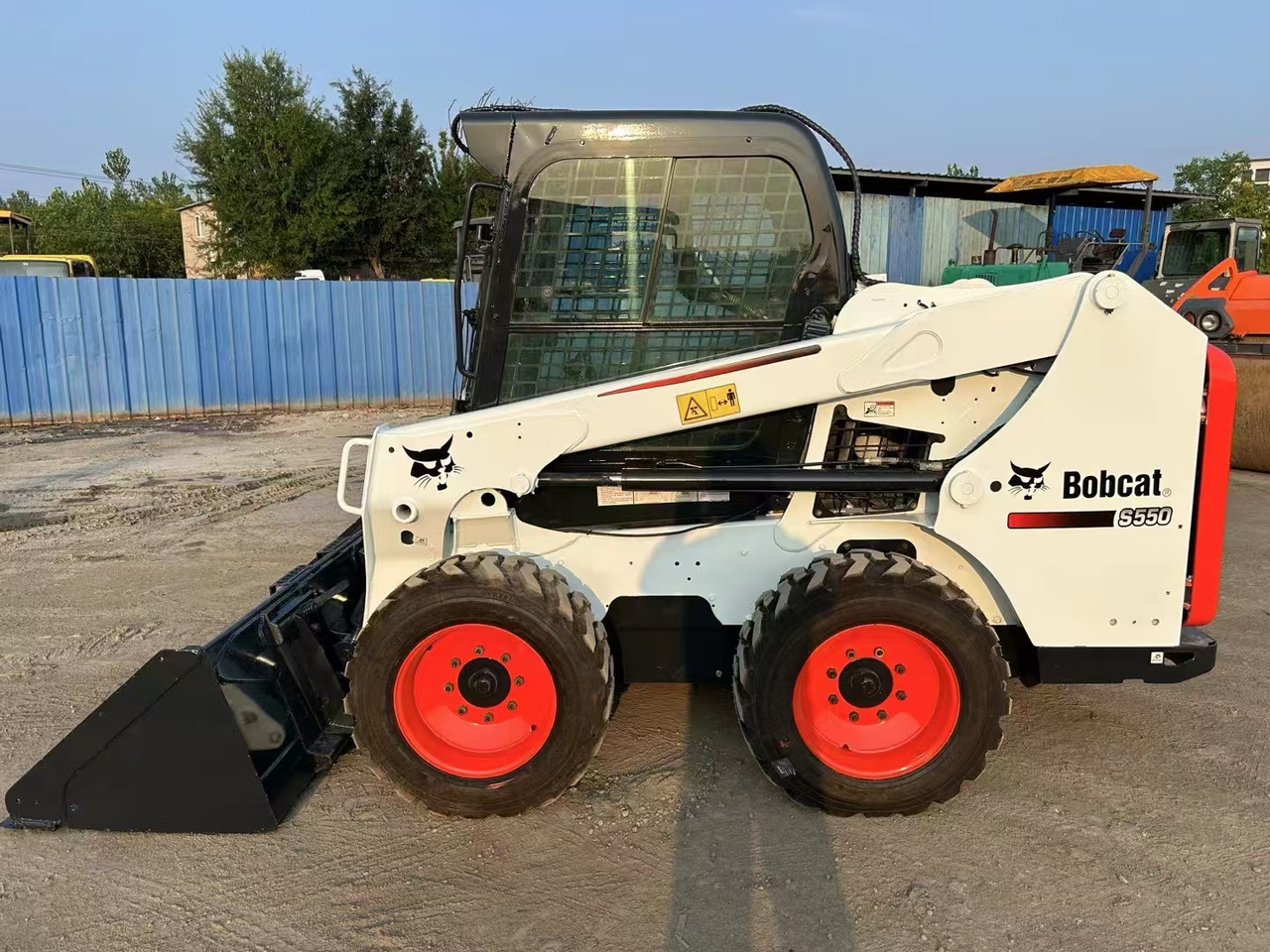 BOBCAT High Performance Low Hours Excellent Condition Reliable Second Hand Bobcat S550 Skid Steer Loader in Stock for Sale - Maquinaria de construcción: foto 2 BOBCAT High Performance Low Hours Excellent Condition Reliable Second Hand Bobcat S550 Skid Steer Loader in Stock for Sale - Maquinaria de construcción: foto 2