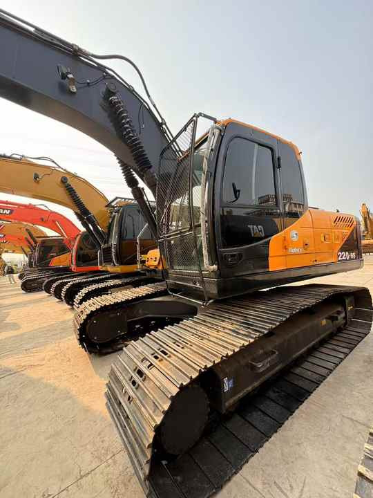 Used 22 Ton Korea Brand Hyundai 220LC-9S Used Excavator for Sale Hyundai 210 215 220 305 Excavators for Sale in China - Excavadora: foto 3 Used 22 Ton Korea Brand Hyundai 220LC-9S Used Excavator for Sale Hyundai 210 215 220 305 Excavators for Sale in China - Excavadora: foto 3