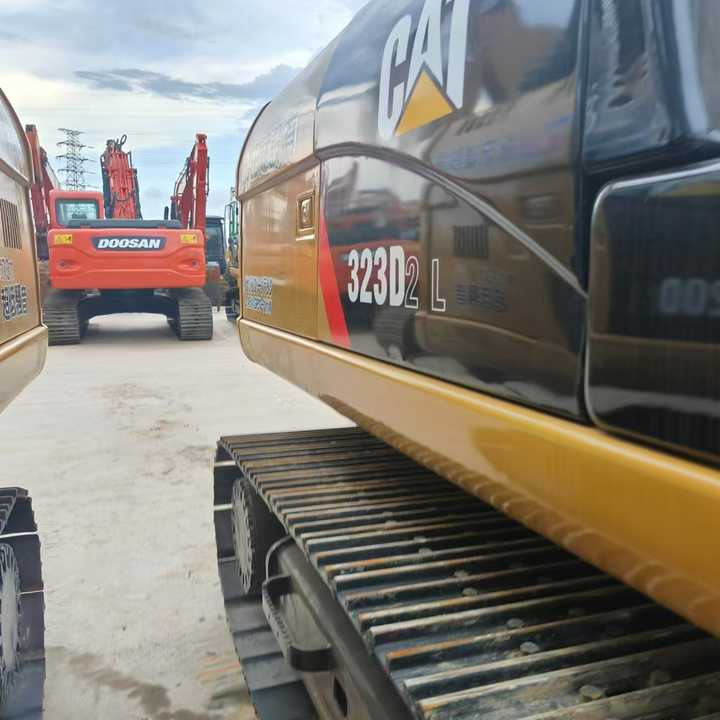Used Digger CAT 323 Construction Machinery Construction Digger Used CAT 323 Cheap Excavator - Excavadora de cadenas: foto 5 Used Digger CAT 323 Construction Machinery Construction Digger Used CAT 323 Cheap Excavator - Excavadora de cadenas: foto 5