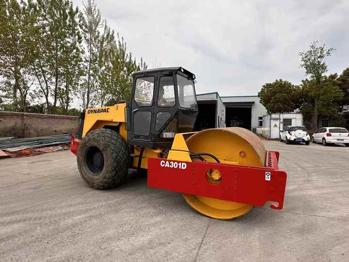 Used Dynapac CA301 Vibratory Roller with Less Working Time and Superior Performance Used Dynapac 251d/301D Roller for Sale - Apisonadora de asfalto: foto 4 Used Dynapac CA301 Vibratory Roller with Less Working Time and Superior Performance Used Dynapac 251d/301D Roller for Sale - Apisonadora de asfalto: foto 4