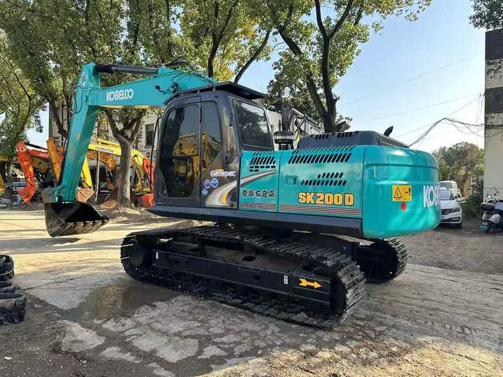 Used Japan Original Brand Kobelco Sk200-8 Excavator in High Quality for Sale High Working Efficiency - Excavadora: foto 4 Used Japan Original Brand Kobelco Sk200-8 Excavator in High Quality for Sale High Working Efficiency - Excavadora: foto 4