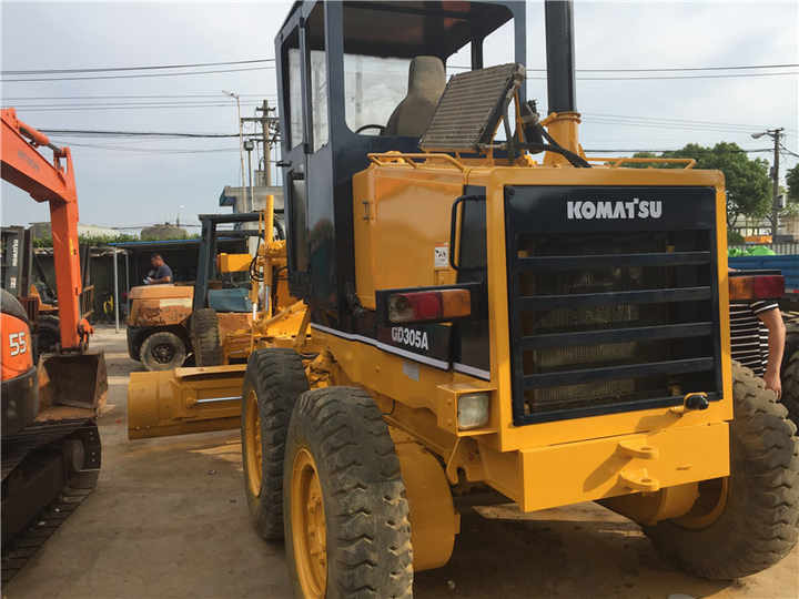 Used Komatsu GD305 Motor Grader Cheap Price Komatsu Road Grader GD305 Good Condition in China - Grader: foto 4 Used Komatsu GD305 Motor Grader Cheap Price Komatsu Road Grader GD305 Good Condition in China - Grader: foto 4