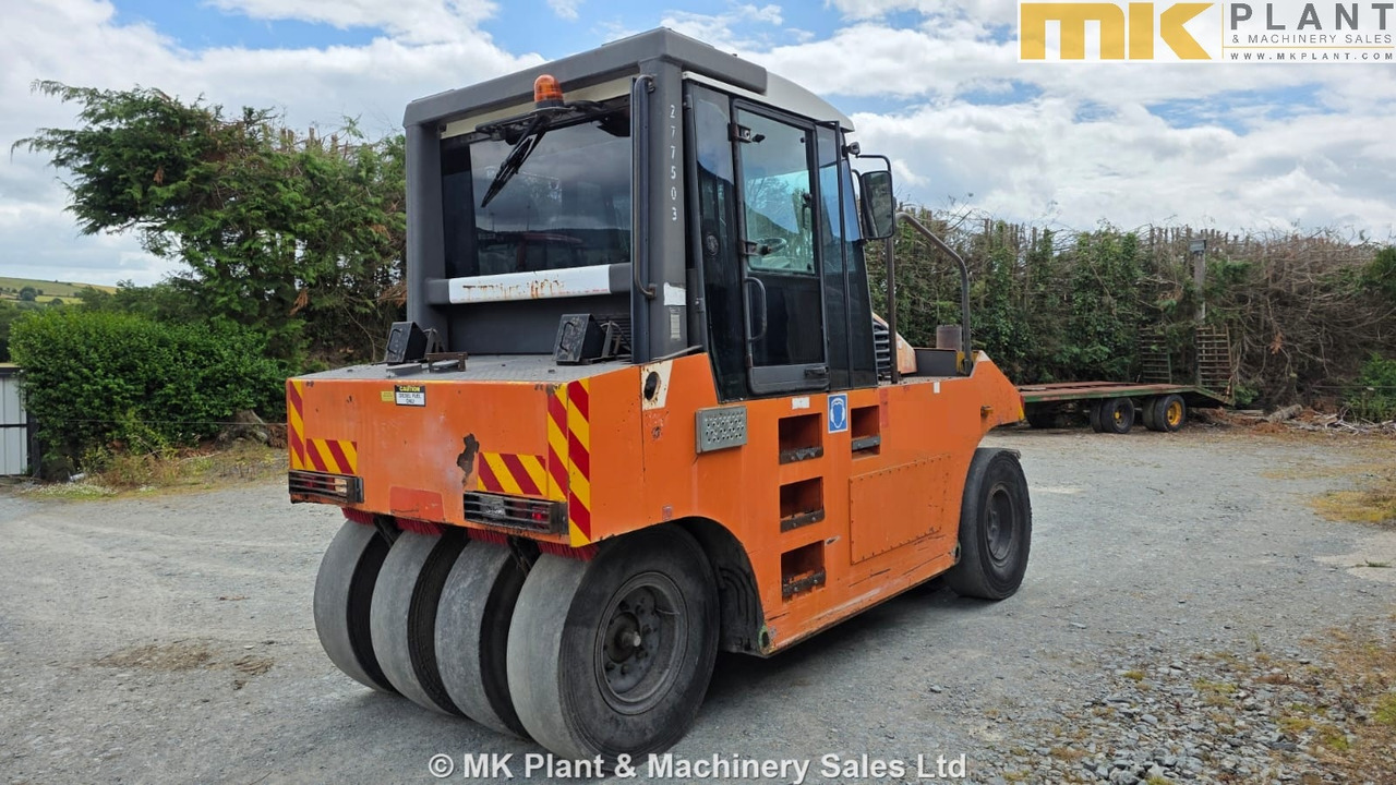 BOMAG BW24R (Stavostroj VP2400 / Ammann AP2400) - Rodillo de neumáticos: foto 3 BOMAG BW24R (Stavostroj VP2400 / Ammann AP2400) - Rodillo de neumáticos: foto 3