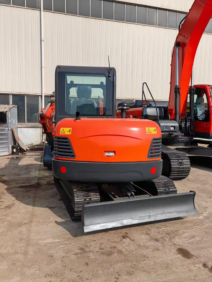 DOOSAN DH60-7 - Excavadora de cadenas: foto 3 DOOSAN DH60-7 - Excavadora de cadenas: foto 3