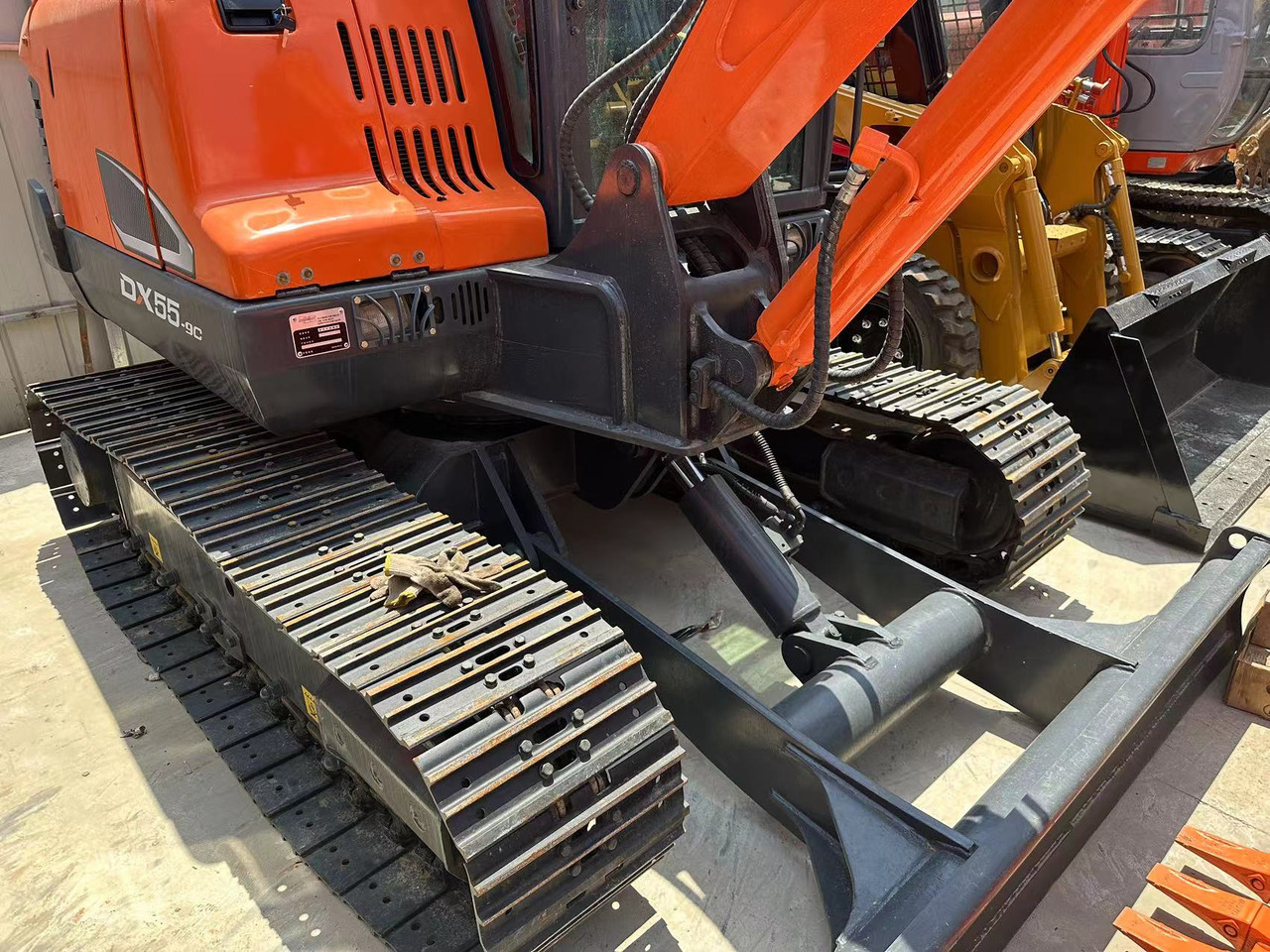 DOOSAN DX55-9C - Excavadora de cadenas: foto 4 DOOSAN DX55-9C - Excavadora de cadenas: foto 4