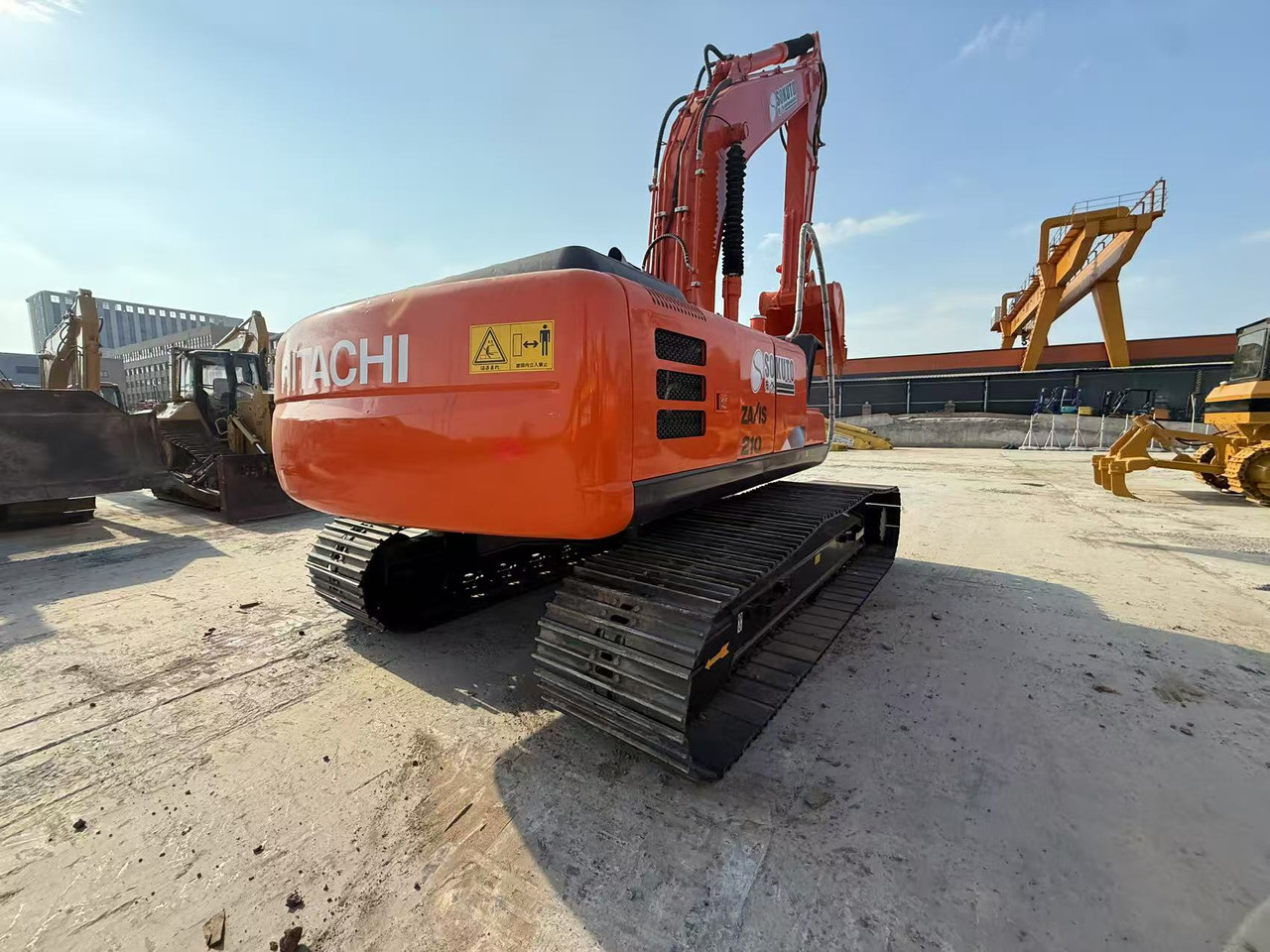 HITACHI ZX210-3G - Excavadora de cadenas: foto 4 HITACHI ZX210-3G - Excavadora de cadenas: foto 4