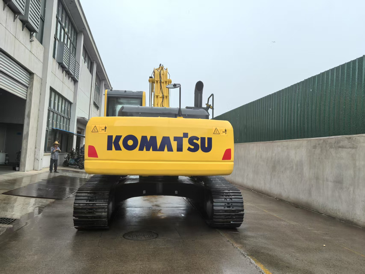 KOMATSU PC240LC-8M0 - Excavadora de cadenas: foto 5 KOMATSU PC240LC-8M0 - Excavadora de cadenas: foto 5
