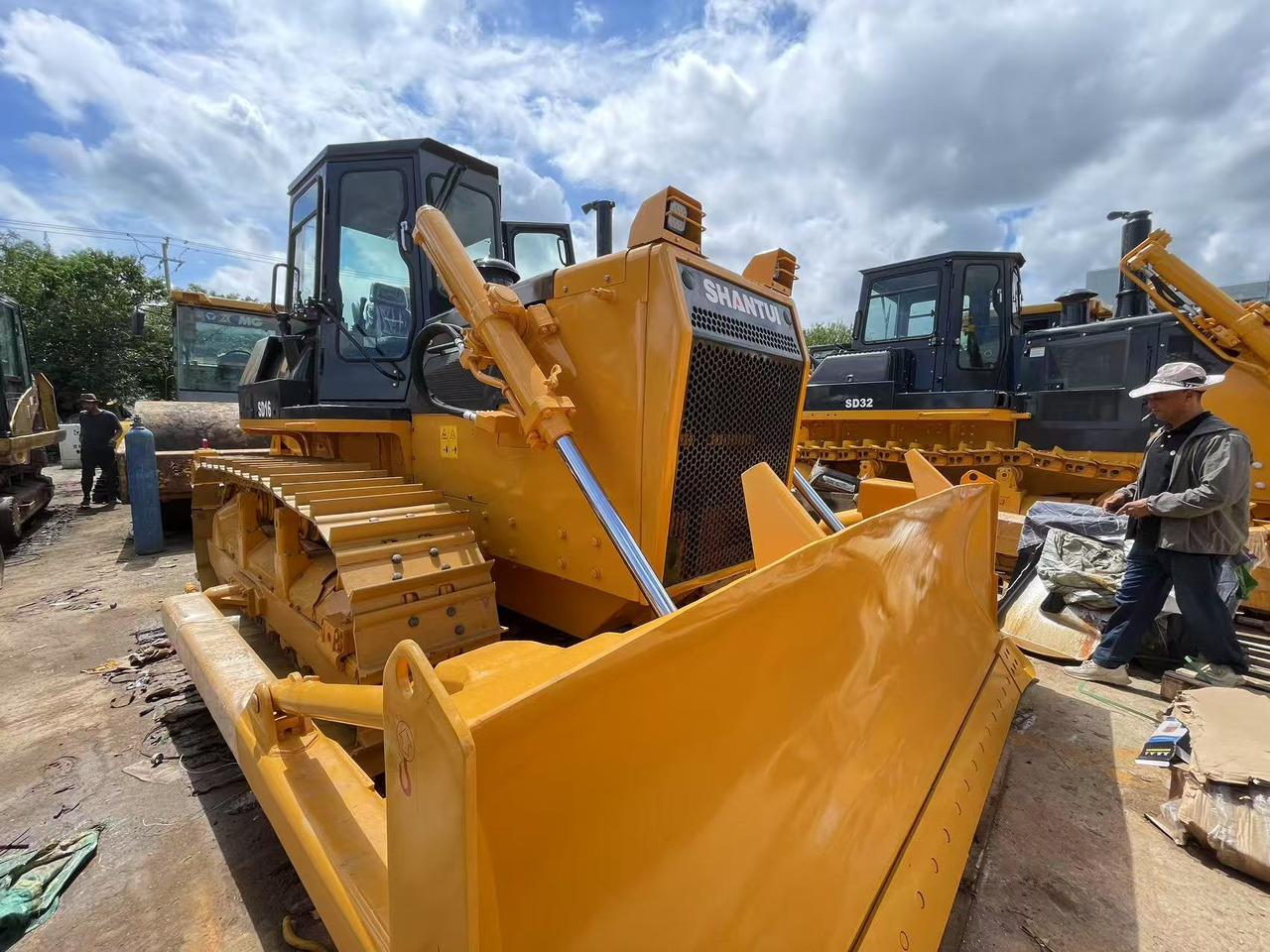 SHANTUI SD16 - Bulldozer: foto 2 SHANTUI SD16 - Bulldozer: foto 2