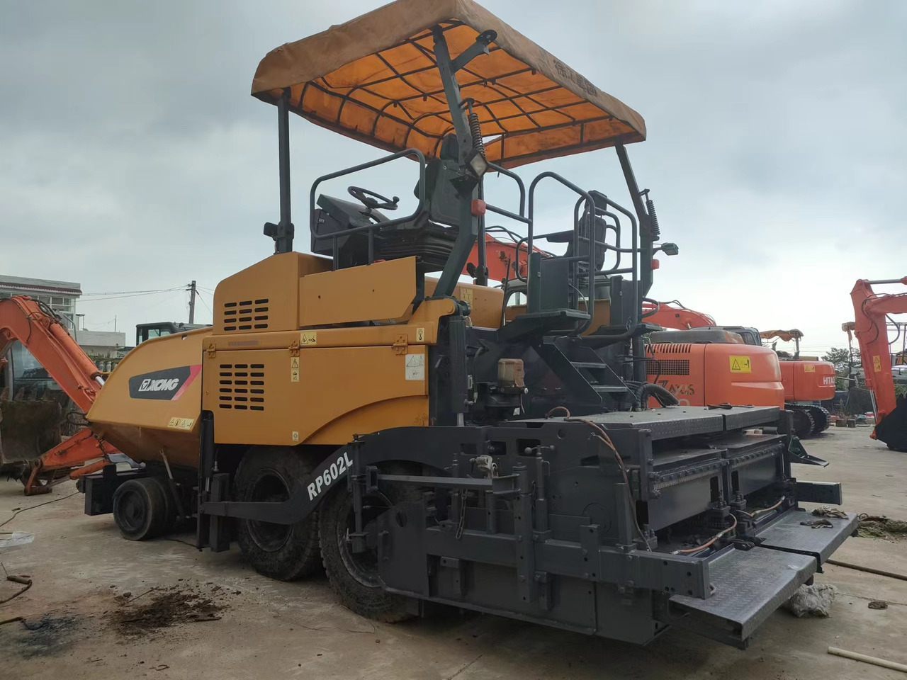 XCMG RP602 - Pavimentadora de asfalto: foto 1 XCMG RP602 - Pavimentadora de asfalto: foto 1