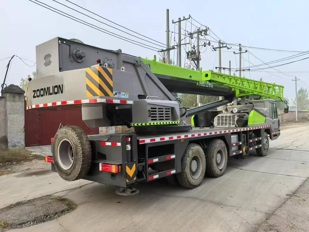 ZOOMLION ZTC250 - Autogrúa: foto 3 ZOOMLION ZTC250 - Autogrúa: foto 3