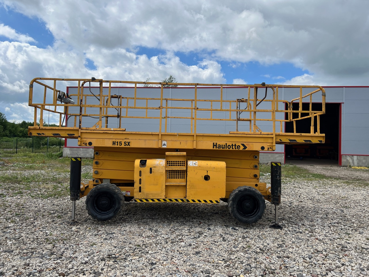HAULOTTE H15SX - Plataforma de tijeras: foto 1 HAULOTTE H15SX - Plataforma de tijeras: foto 1