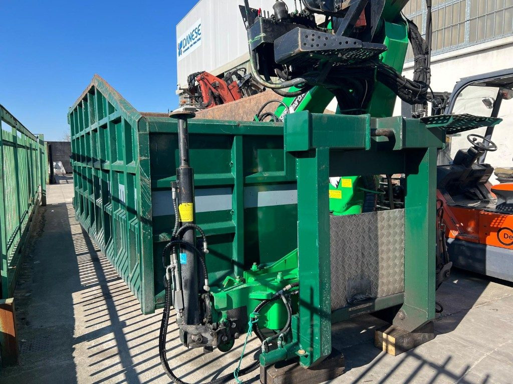 CONTAINER SCARRABILE USATO CON GRU E POLIPO - Contenedor de gancho: foto 5 CONTAINER SCARRABILE USATO CON GRU E POLIPO - Contenedor de gancho: foto 5