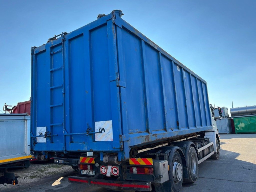 CONTAINER SCARRABILE USATO CON TETTO FISSO - Contenedor de gancho: foto 2 CONTAINER SCARRABILE USATO CON TETTO FISSO - Contenedor de gancho: foto 2