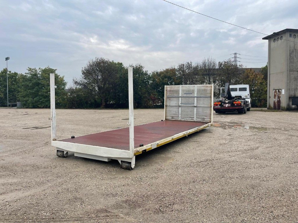 CONTAINER USATO A PIANALE SENZA SPONDE - Contenedor de gancho: foto 3 CONTAINER USATO A PIANALE SENZA SPONDE - Contenedor de gancho: foto 3