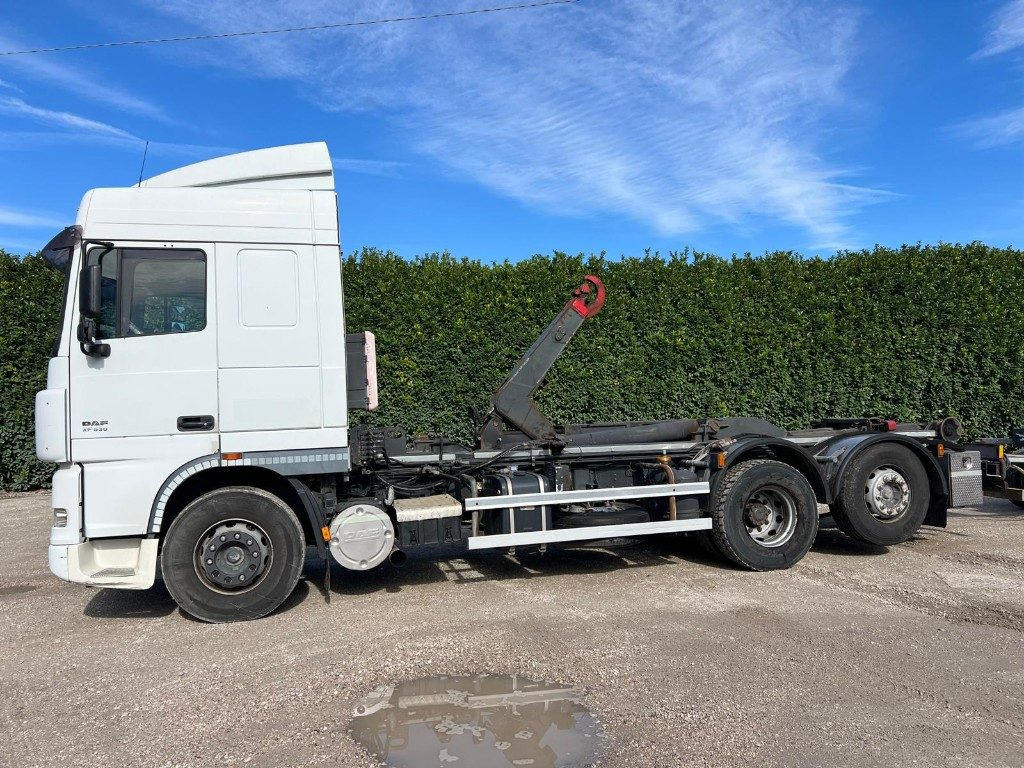 DAF XF530 SCARRABILE - Camión multibasculante: foto 3 DAF XF530 SCARRABILE - Camión multibasculante: foto 3