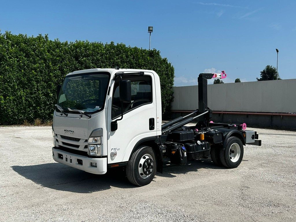 ISUZU P75 NUOVO SCARRABILE - Camión multibasculante: foto 1 ISUZU P75 NUOVO SCARRABILE - Camión multibasculante: foto 1