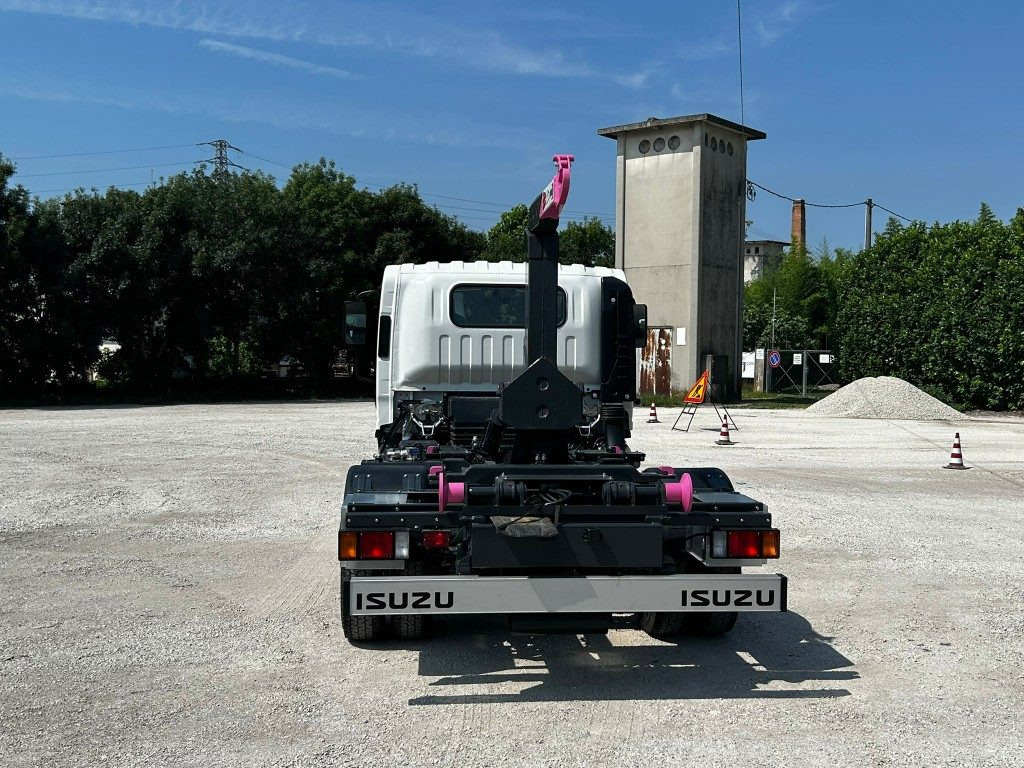 ISUZU P75 NUOVO SCARRABILE - Camión multibasculante: foto 4 ISUZU P75 NUOVO SCARRABILE - Camión multibasculante: foto 4