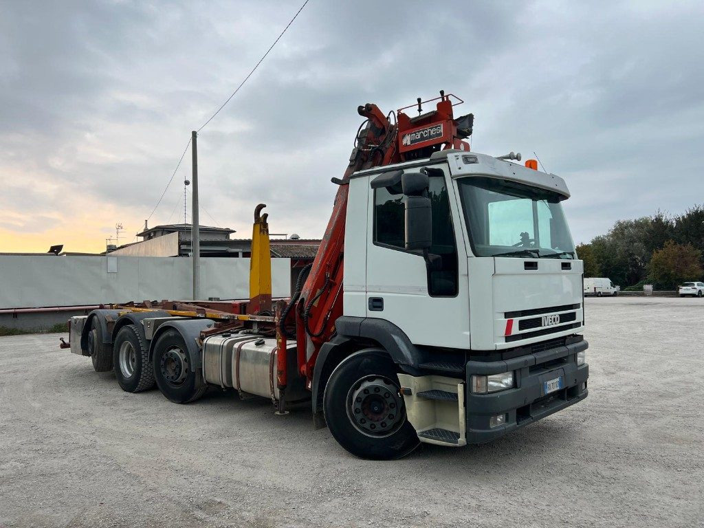 IVECO 260E43 EUROTECH USATO SCARRABILE CON GRU - Camión multibasculante: foto 5 IVECO 260E43 EUROTECH USATO SCARRABILE CON GRU - Camión multibasculante: foto 5