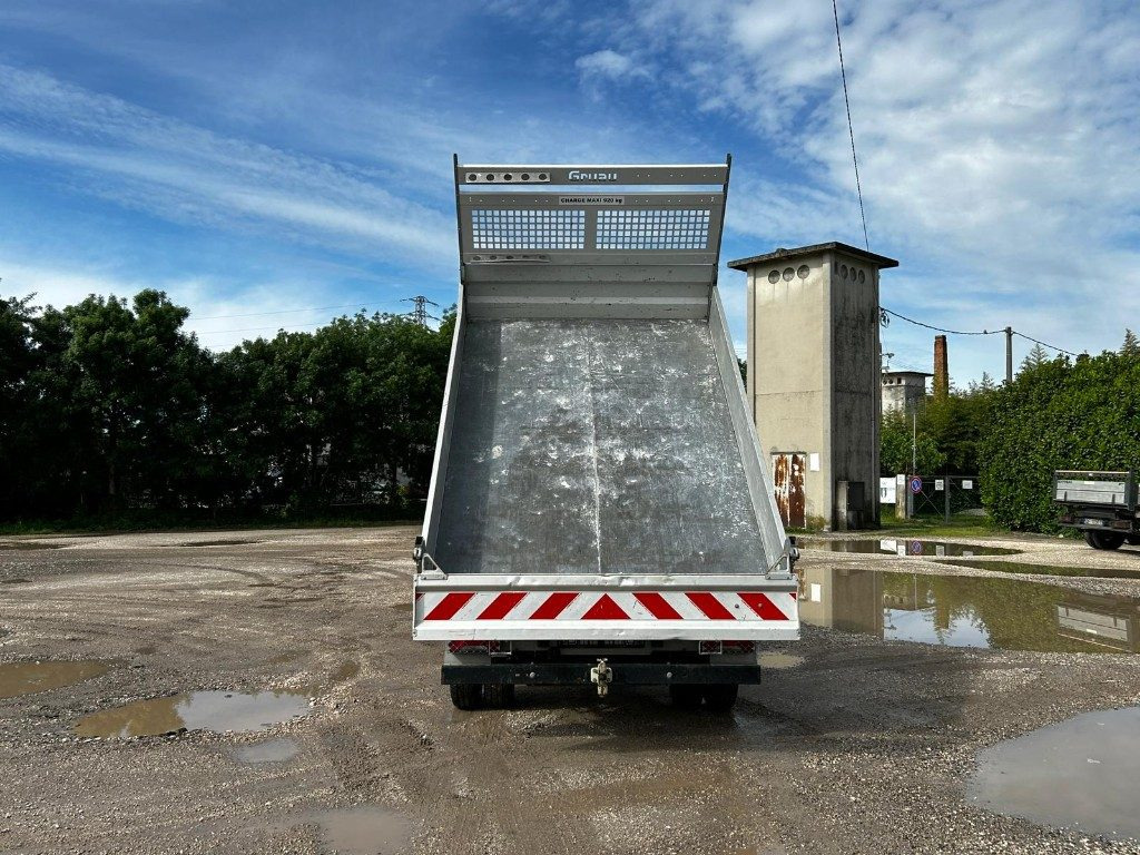 Volquete furgoneta IVECO DAILY 35.140 RIBALTABILE: foto 17 Volquete furgoneta IVECO DAILY 35.140 RIBALTABILE: foto 17