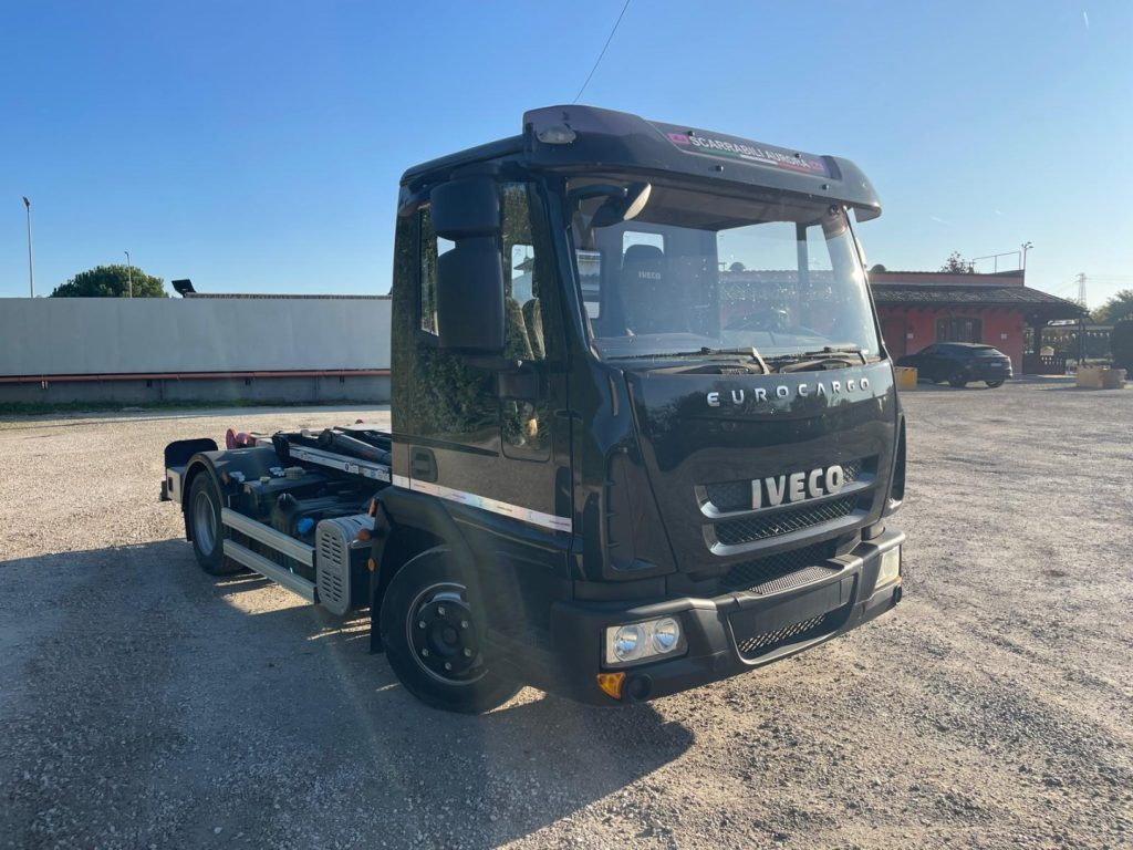 IVECO EUROCARGO 75E18 CON SCARRABILE NUOVO - Camión multibasculante: foto 1 IVECO EUROCARGO 75E18 CON SCARRABILE NUOVO - Camión multibasculante: foto 1