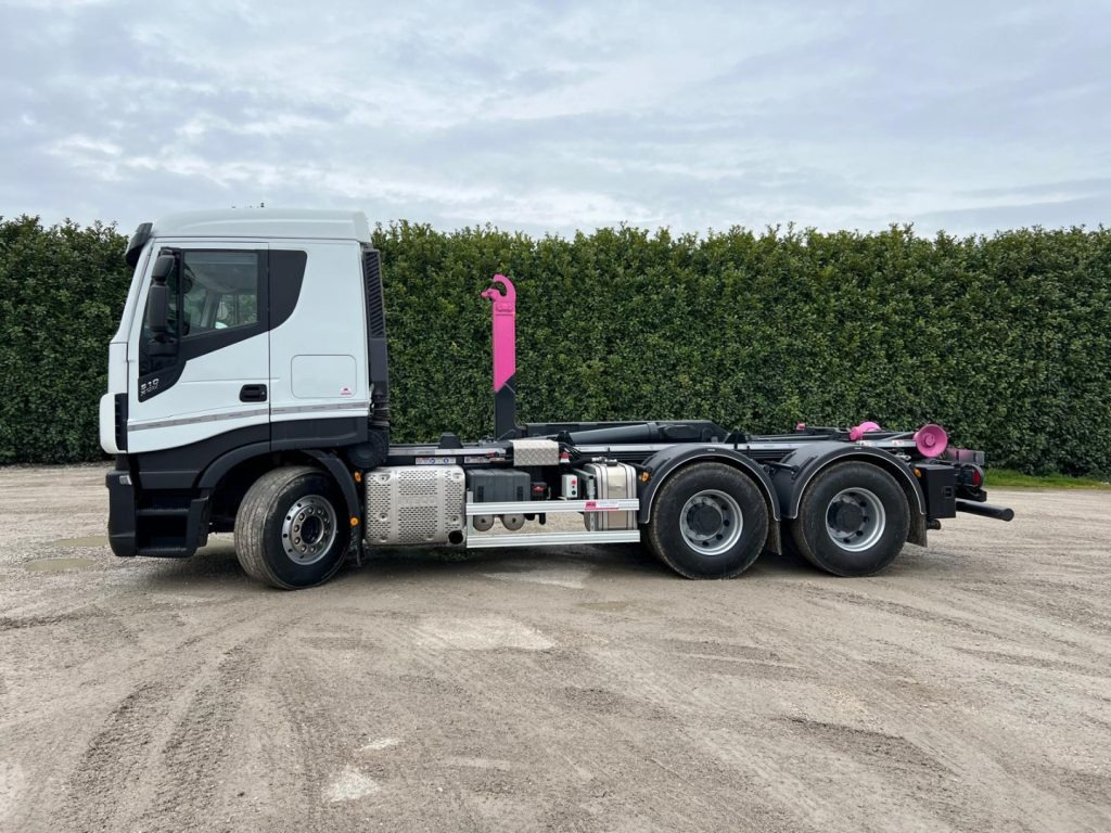 IVECO STRALIS X-WAY 510 TRAKKER SCARRABILE - Camión multibasculante: foto 2 IVECO STRALIS X-WAY 510 TRAKKER SCARRABILE - Camión multibasculante: foto 2