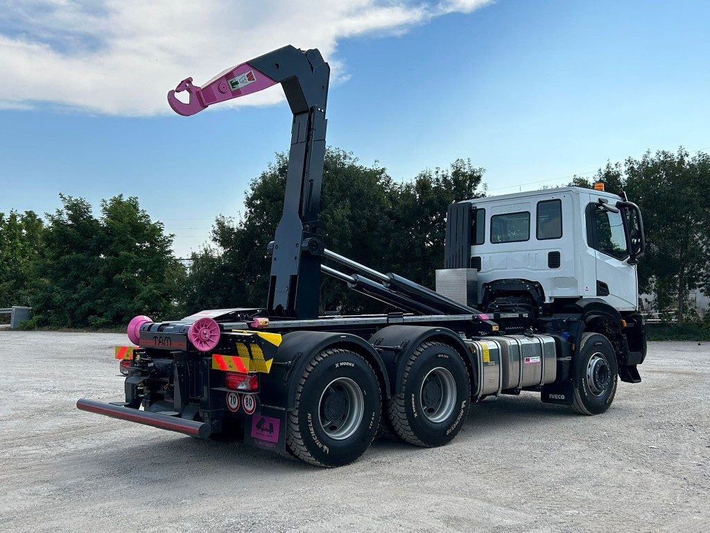 IVECO TRAKKER T-WAY AD380T NUOVO SCARRABILE - Camión multibasculante: foto 5 IVECO TRAKKER T-WAY AD380T NUOVO SCARRABILE - Camión multibasculante: foto 5
