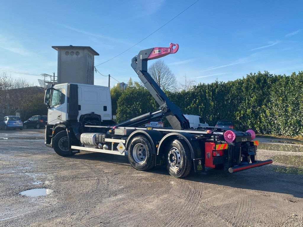 IVECO X-WAY AD280X48 NUOVO SCARRABILE PASSO 4500 - Camión multibasculante: foto 4 IVECO X-WAY AD280X48 NUOVO SCARRABILE PASSO 4500 - Camión multibasculante: foto 4