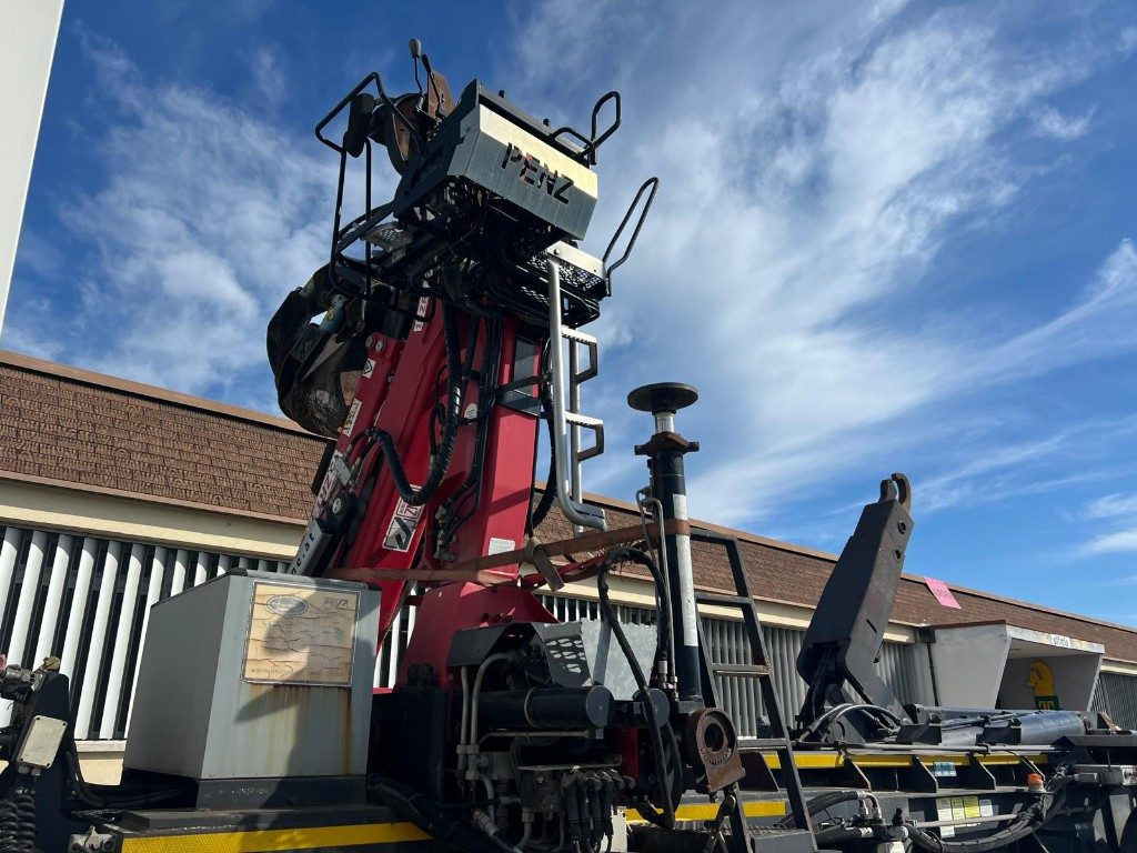 TECNOKAR SEMIRIMORCHIO TECNOKAR SCARRABILE CON GRU - Semirremolque portacontenedore/ Intercambiable: foto 5 TECNOKAR SEMIRIMORCHIO TECNOKAR SCARRABILE CON GRU - Semirremolque portacontenedore/ Intercambiable: foto 5