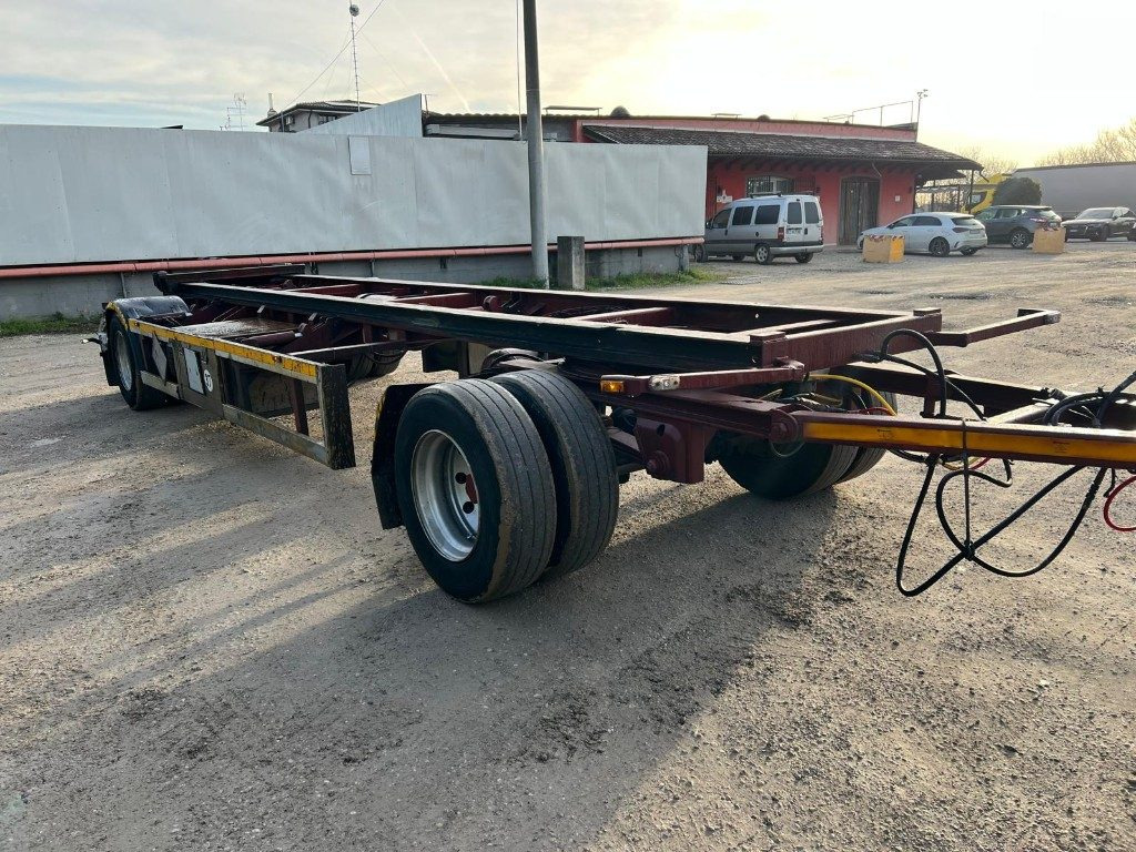 ZORZI RIMORCHIO ZORZI 20 R073 SCARRABILE PNEUMATICO - Remolque multilift/ Portacontenedores de cadenas: foto 3 ZORZI RIMORCHIO ZORZI 20 R073 SCARRABILE PNEUMATICO - Remolque multilift/ Portacontenedores de cadenas: foto 3