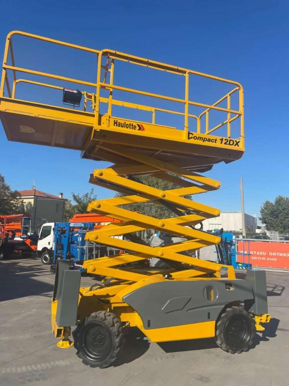 Plataforma de tijeras Haulotte COMPACT 12DX: foto 10 Plataforma de tijeras Haulotte COMPACT 12DX: foto 10