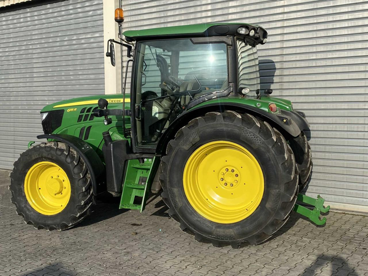 John Deere 6115R - Tractor: foto 4 John Deere 6115R - Tractor: foto 4