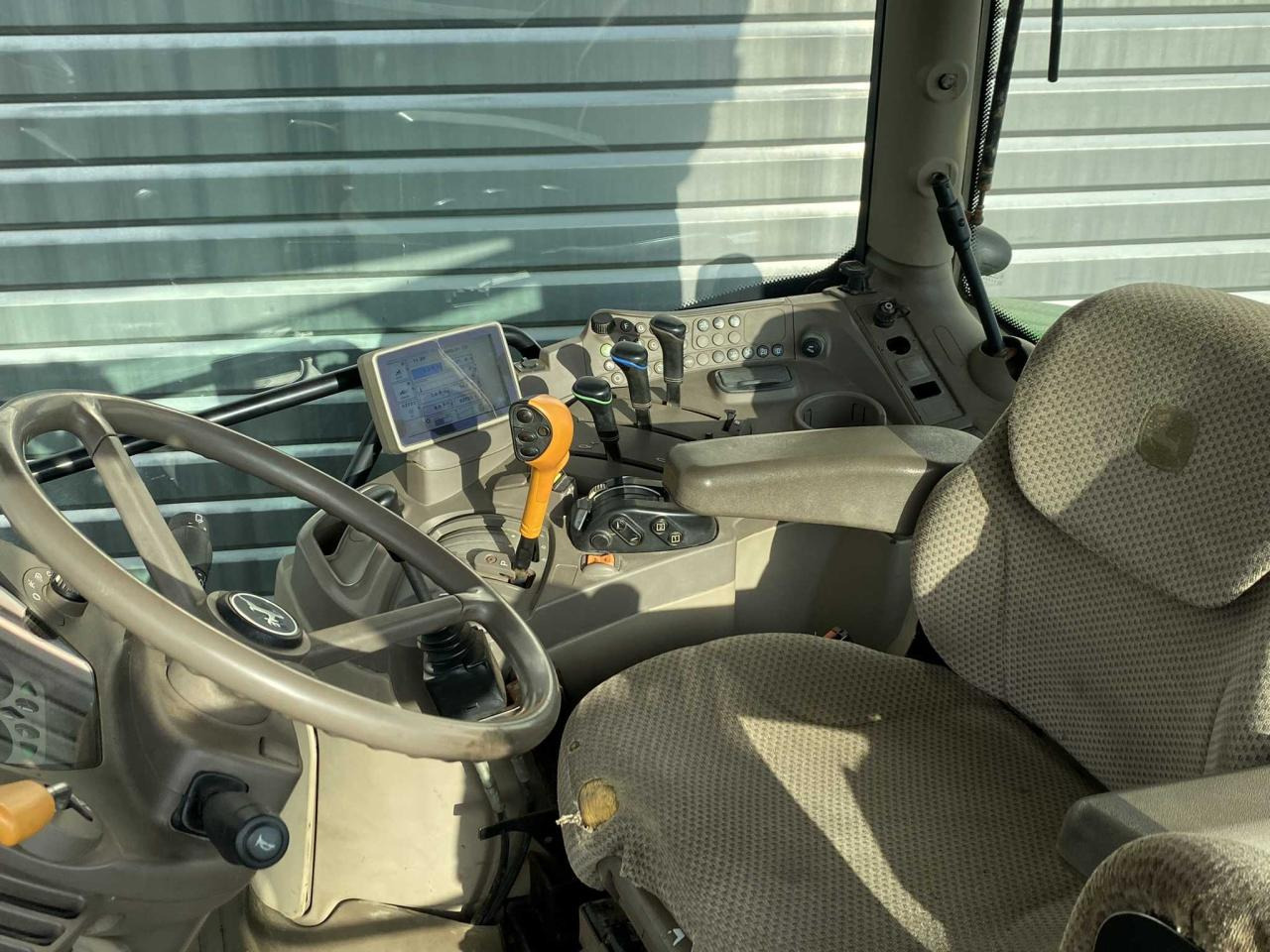 John Deere 6115R - Tractor: foto 5 John Deere 6115R - Tractor: foto 5