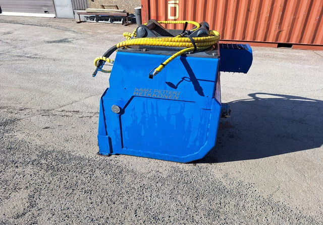 Dynaset HRVB 830-90 - Cazo para Maquinaria de construcción: foto 2 Dynaset HRVB 830-90 - Cazo para Maquinaria de construcción: foto 2