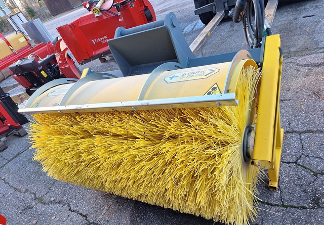 StarkTAH /EBS 1600S UUSI !! - Barredora cucharón: foto 2 StarkTAH /EBS 1600S UUSI !! - Barredora cucharón: foto 2