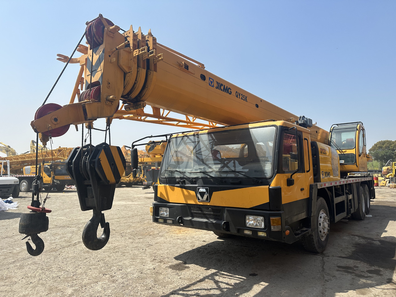 XCMG QY25K 25 ton truck crane - Autogrúa: foto 1 XCMG QY25K 25 ton truck crane - Autogrúa: foto 1