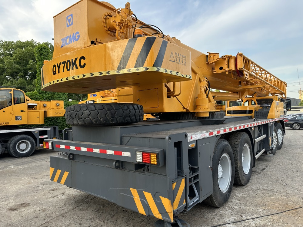 XCMG qy70kc xct75 qy75kc 70ton 75 ton 80 ton 85 ton 90 ton 100 ton 110 ton 130 ton truck crane - Autogrúa: foto 4 XCMG qy70kc xct75 qy75kc 70ton 75 ton 80 ton 85 ton 90 ton 100 ton 110 ton 130 ton truck crane - Autogrúa: foto 4