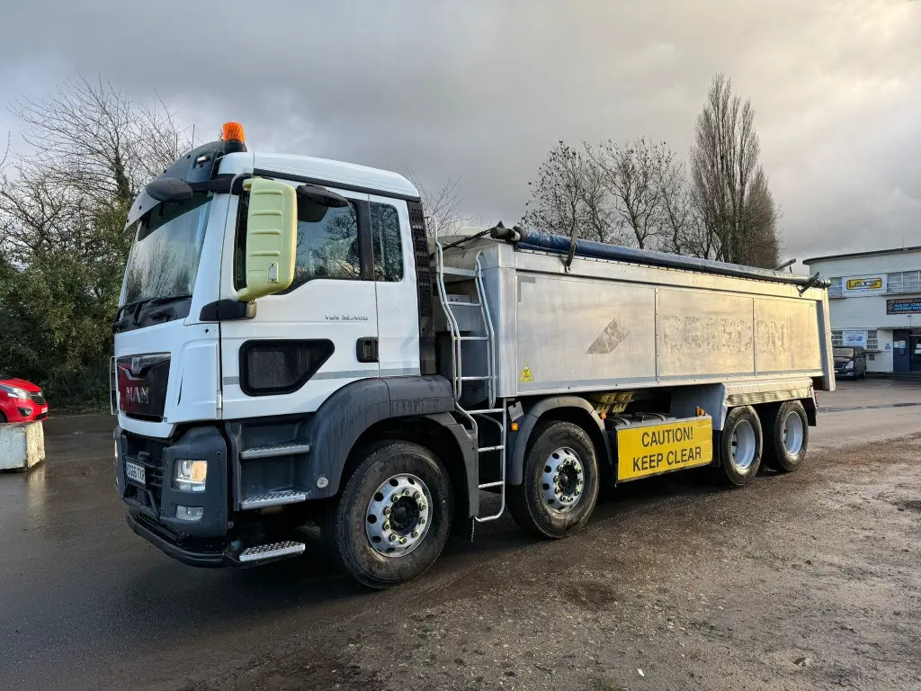 MAN TGS 32.400 Tipper 8x4 - RHD - Camión volquete: foto 2 MAN TGS 32.400 Tipper 8x4 - RHD - Camión volquete: foto 2