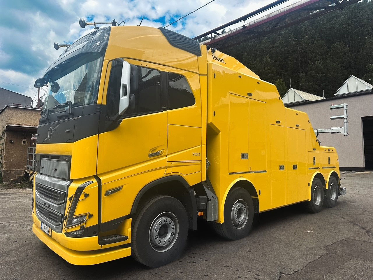 Volvo FH 16 NEW T-REX on Volvo FH16 84R 700HP E6E - Grua de remolque autos: foto 1 Volvo FH 16 NEW T-REX on Volvo FH16 84R 700HP E6E - Grua de remolque autos: foto 1