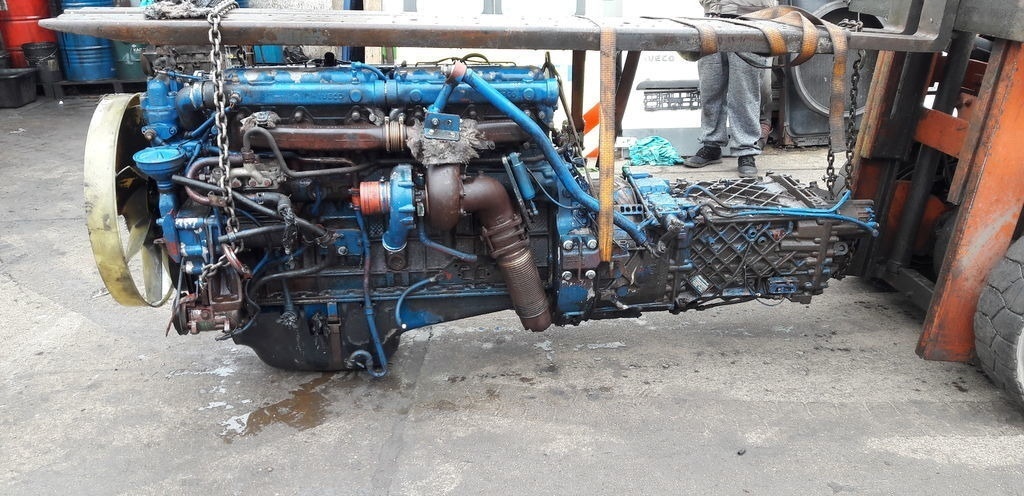 IVECO 8210.42L 420 E2 IVECO EuroTech Magirus - Motor para Camión: foto 2 IVECO 8210.42L 420 E2 IVECO EuroTech Magirus - Motor para Camión: foto 2