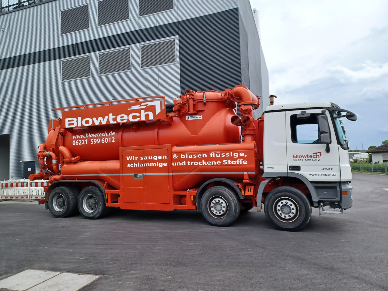 MERCEDES-BENZ Naaktgeboren Vacu-Press 8000 High-Lift V2A less km+hours! - Limpieza de alcantarillado: foto 1 MERCEDES-BENZ Naaktgeboren Vacu-Press 8000 High-Lift V2A less km+hours! - Limpieza de alcantarillado: foto 1