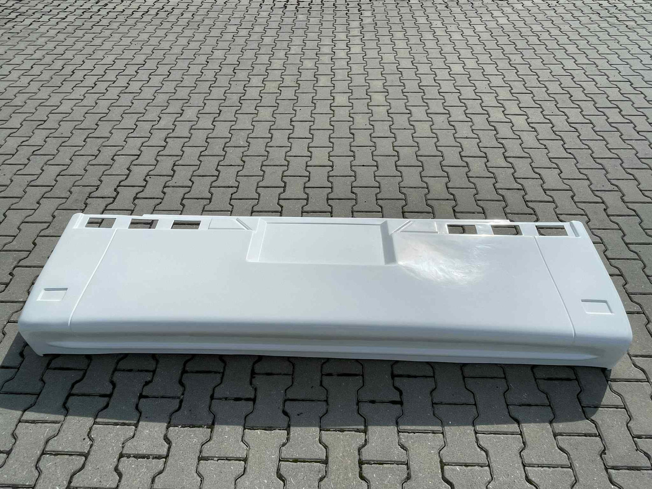 Zderzak tylny BOVA FUTURA Bova FUTURA - Parachoques para Autobús: foto 2 Zderzak tylny BOVA FUTURA Bova FUTURA - Parachoques para Autobús: foto 2