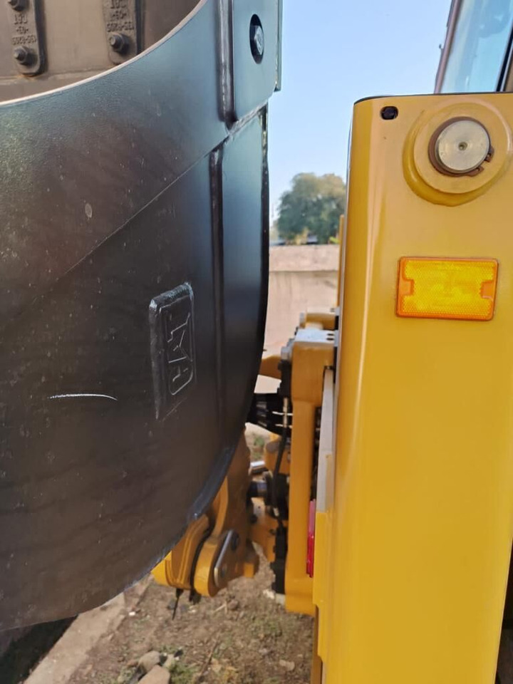 New Caterpillar 424 backhoe loader - Retroexcavadora: foto 5 New Caterpillar 424 backhoe loader - Retroexcavadora: foto 5