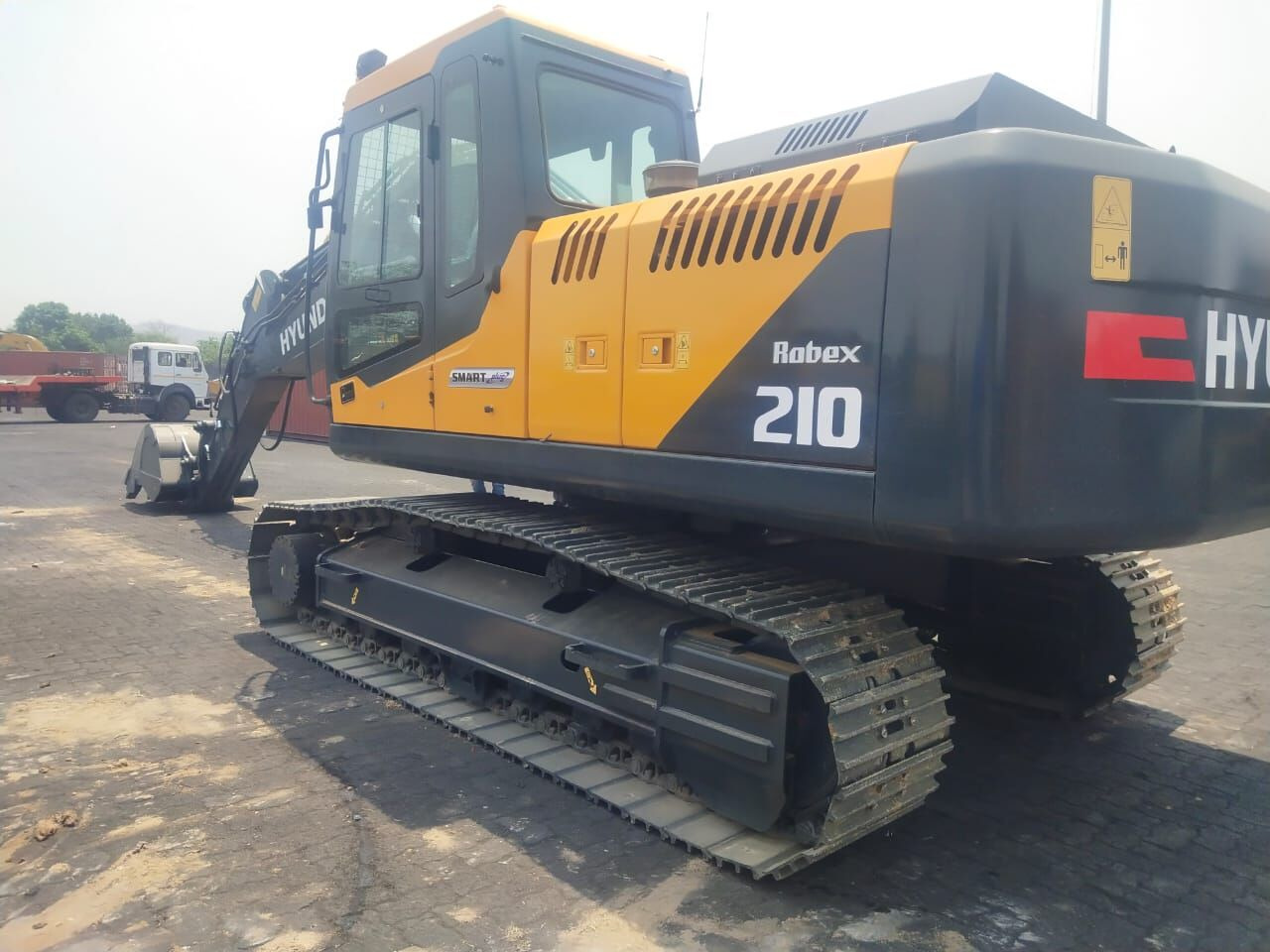 New Hyundai R210 tracked excavator - Excavadora de cadenas: foto 3 New Hyundai R210 tracked excavator - Excavadora de cadenas: foto 3