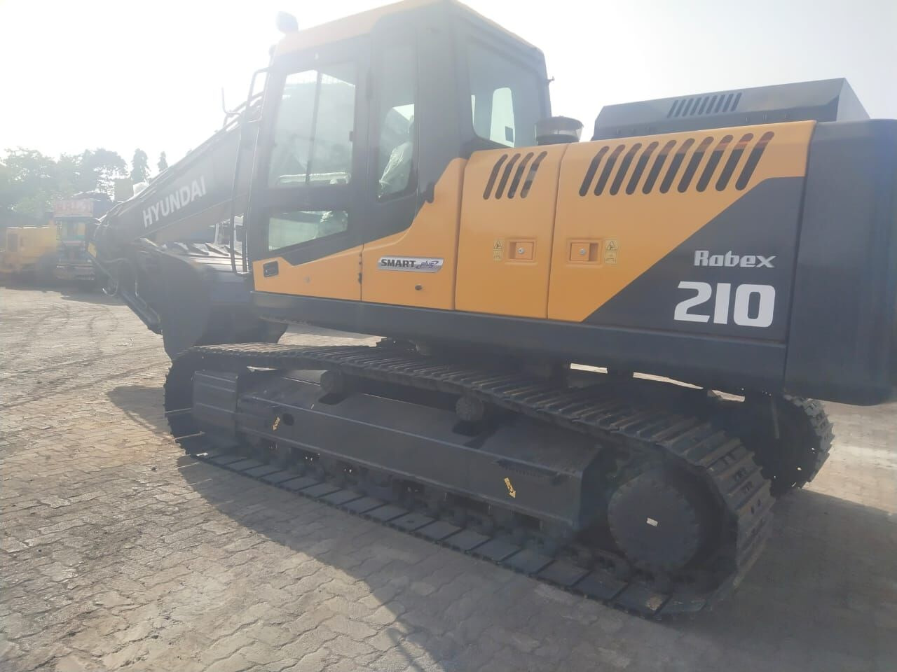 New Hyundai R210 tracked excavator - Excavadora de cadenas: foto 4 New Hyundai R210 tracked excavator - Excavadora de cadenas: foto 4