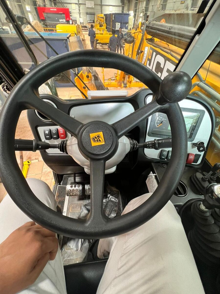 New JCB 530-110 telehandler - Manipulador telescópico: foto 5 New JCB 530-110 telehandler - Manipulador telescópico: foto 5