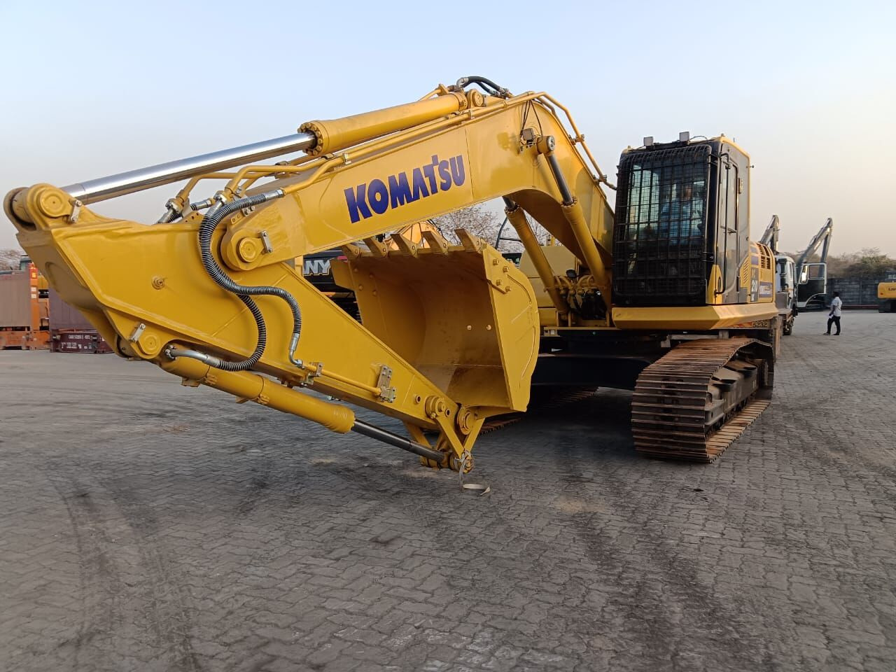 New Komatsu PC210 tracked excavator - Excavadora de cadenas: foto 5 New Komatsu PC210 tracked excavator - Excavadora de cadenas: foto 5