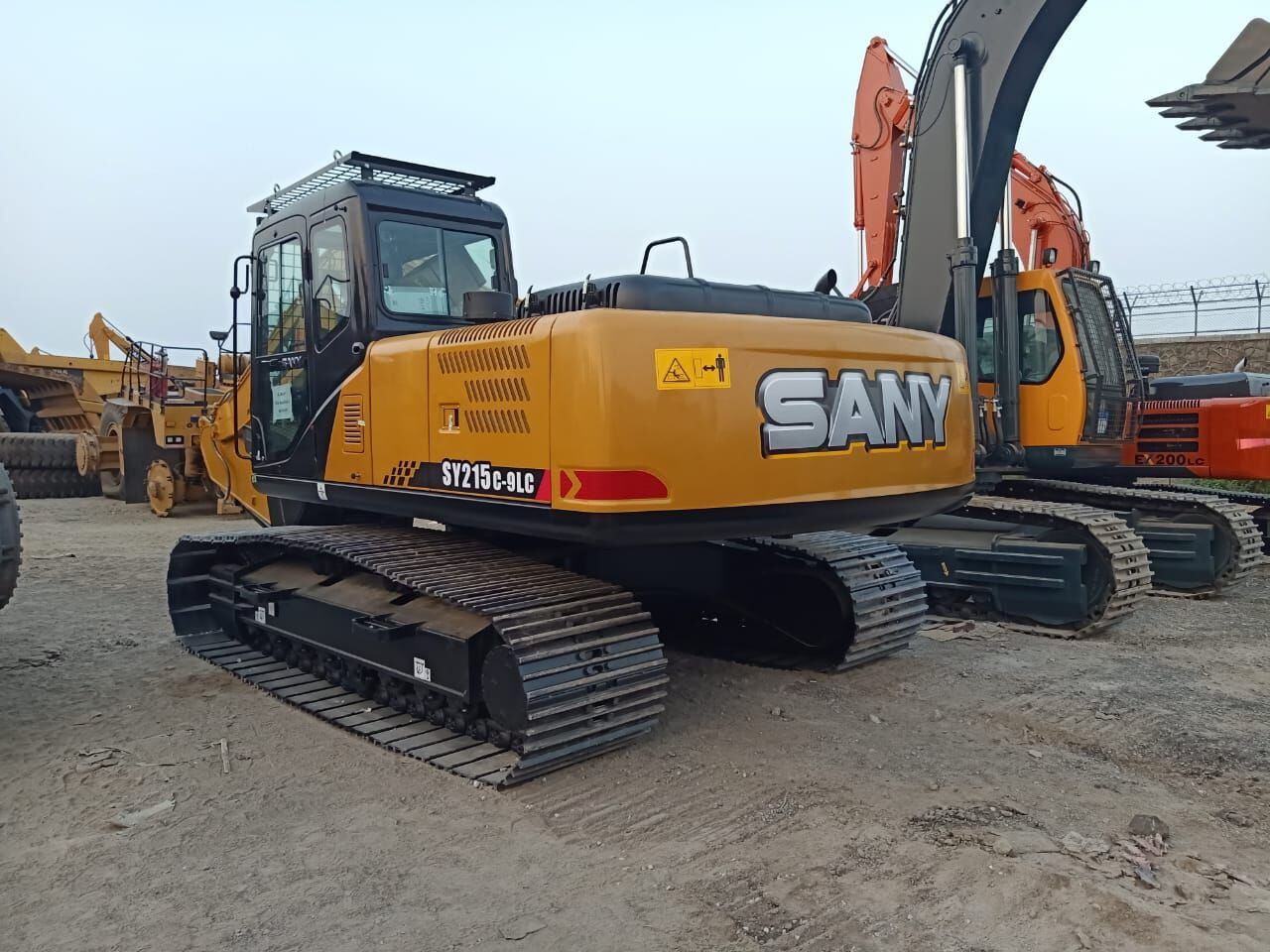 New Sany SY 215 MITSUBISHI ENGINE tracked excavator - Excavadora de cadenas: foto 1 New Sany SY 215 MITSUBISHI ENGINE tracked excavator - Excavadora de cadenas: foto 1