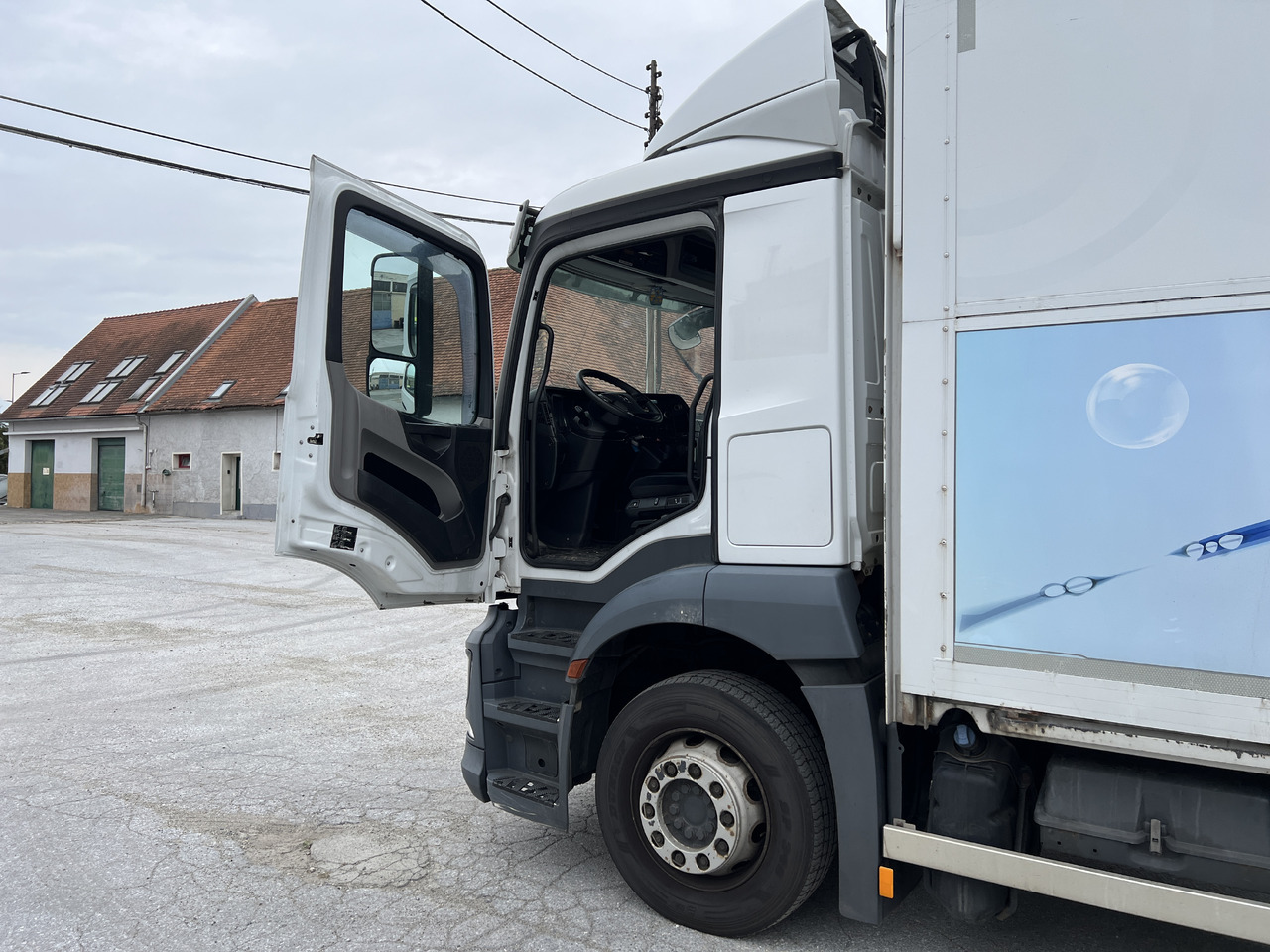 Camión transporte de bebidas para transporte de bebidas MERCEDES-BENZ ANTOS 18.30 L automatische Seitenladung | LBW | Klima | Tempomat: foto 18