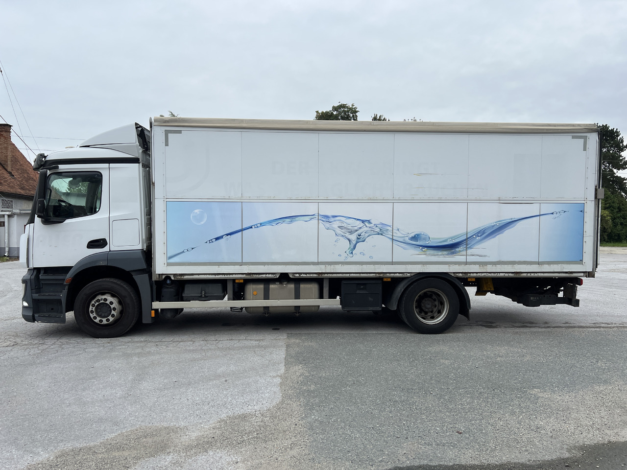 MERCEDES-BENZ ANTOS 18.30 L automatische Seitenladung | LBW | Klima | Tempomat - Camión transporte de bebidas: foto 3 MERCEDES-BENZ ANTOS 18.30 L automatische Seitenladung | LBW | Klima | Tempomat - Camión transporte de bebidas: foto 3